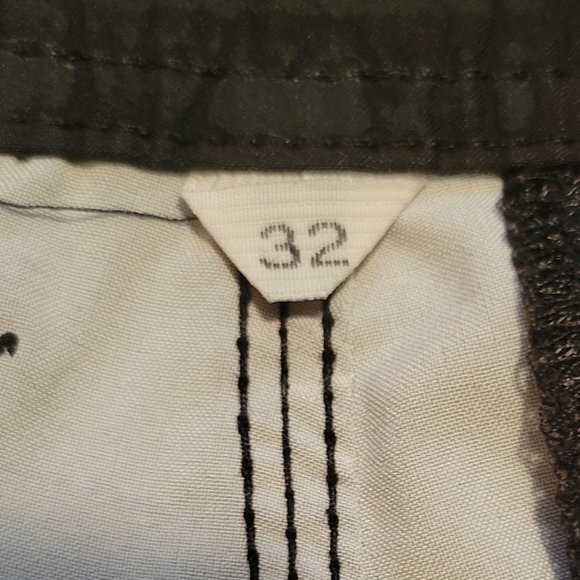 Never worn! Grey patterned board shorts by Trinity. Size 32 - Picture 4 of 4